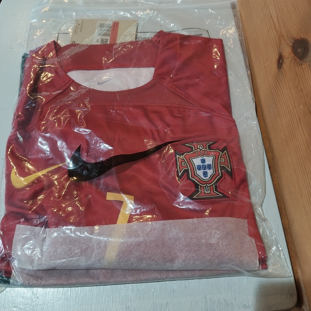 Nike Ronaldo #7 Portugal Jersey Size Large new with tag J1